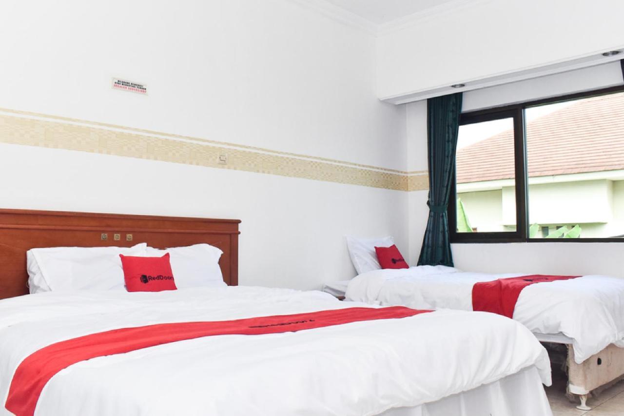 Reddoorz Near Lenmarc Mall Surabaya Pradahkalikendal Luaran gambar