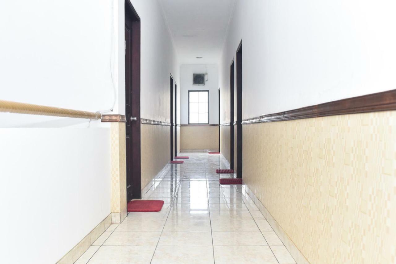 Reddoorz Near Lenmarc Mall Surabaya Pradahkalikendal Luaran gambar
