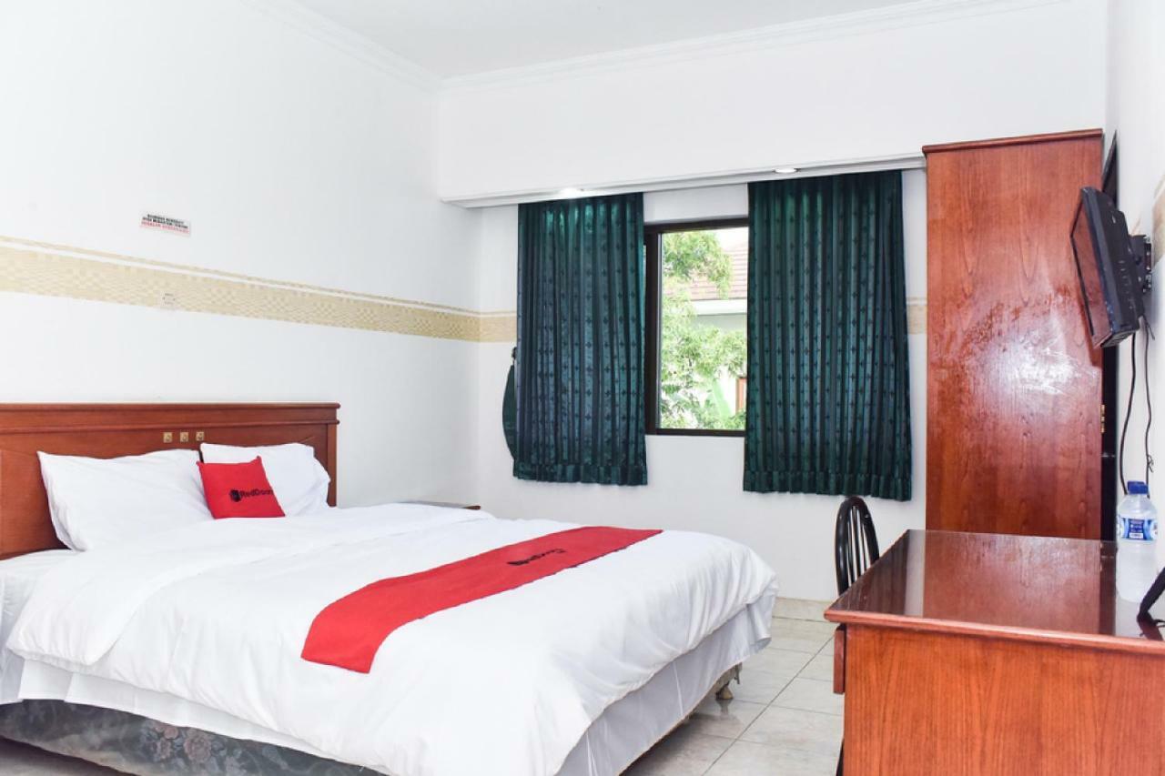Reddoorz Near Lenmarc Mall Surabaya Pradahkalikendal Luaran gambar